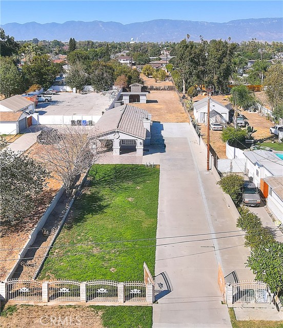 Property photo of 941 W F ST