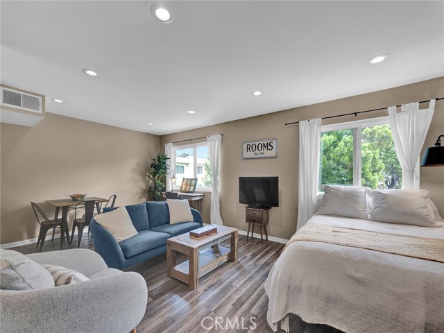 Property photo of 11813 Runnymede ST