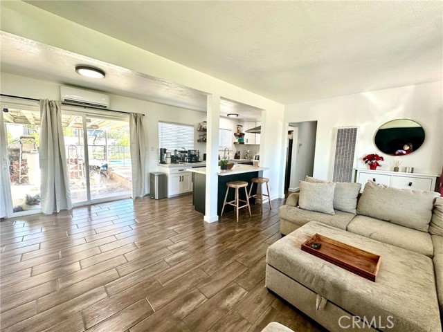 Photo of 5889 Dogwood St