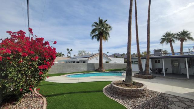 Property photo of 74372 Fairway DR
