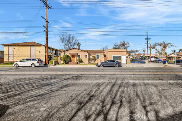 Property photo of 17105 Woodruff AV