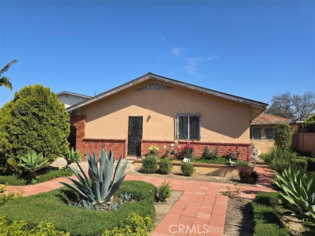Property photo of 841 E Mcfadden AV