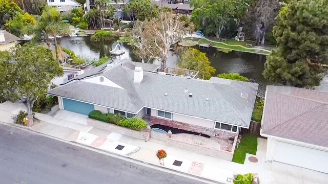 Property photo of 2233 Heather LN