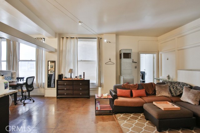 Property photo of 215 W 7th ST