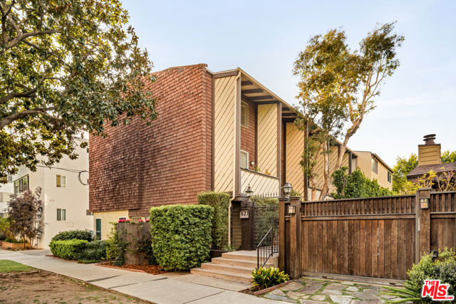 Property photo of 621 California AV
