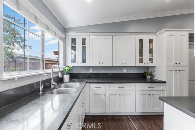 Property photo of 1416 Millbury AV