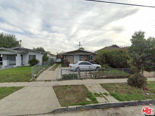 Property photo of 3414 S Gramercy PL