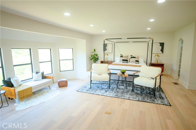 Property photo of 2480 Ardsheal DR