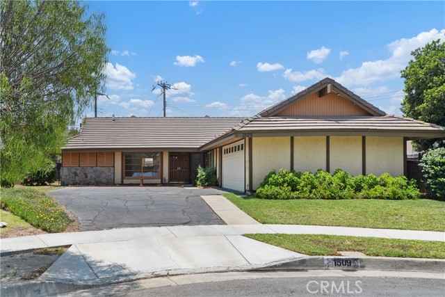 Property photo of 1509 Gemwood DR
