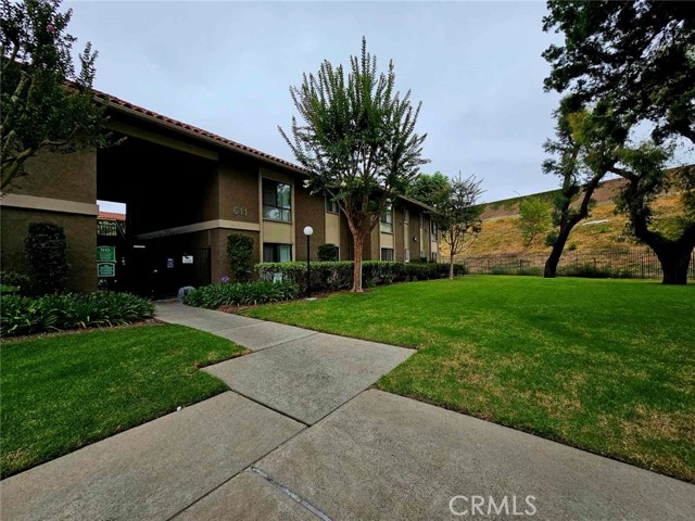 Property photo of 611 La Veta Park CR