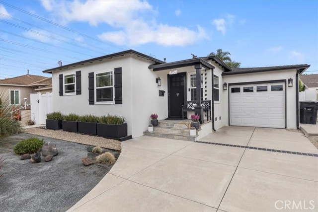 Property photo of 17511 Delia AV