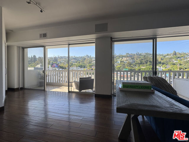 Property photo of 999 N Doheny DR