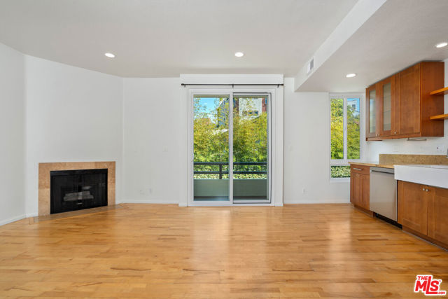 Property photo of 4567 Lexington AV