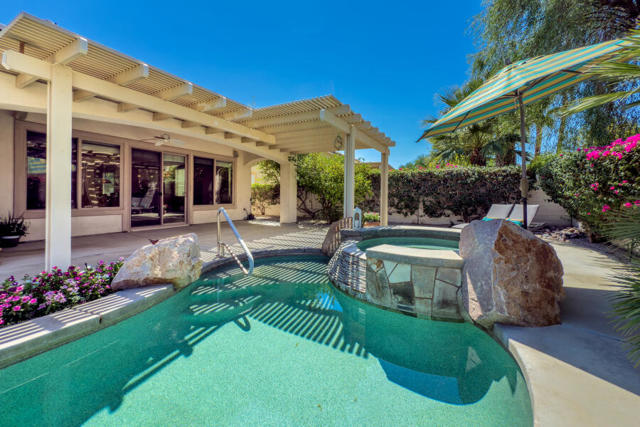 Property photo of 40421 Calle Santa Anita