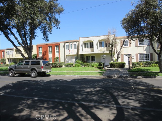 Property photo of 1757 W Greenleaf AV