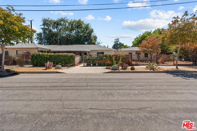 Property photo of 1344 N Parish PL