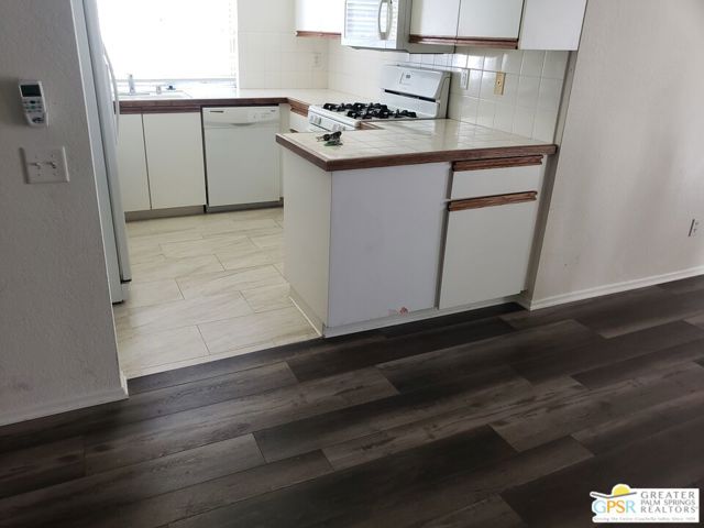 Property photo of 401 S El Cielo RD