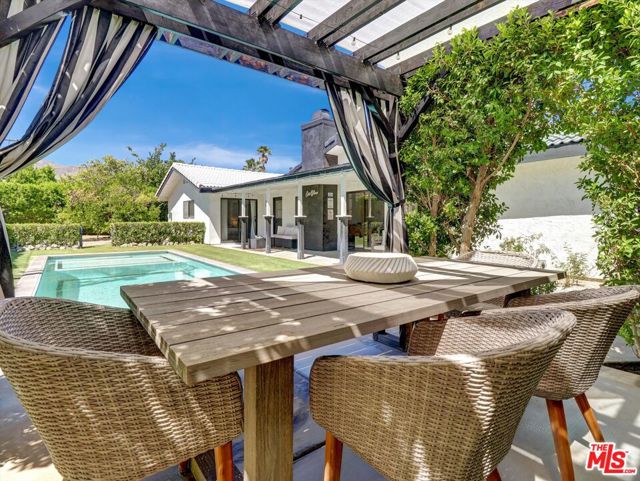 Property photo of 2493 E Powell RD