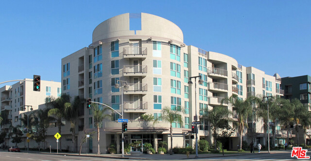 Property photo of 267 S San Pedro ST