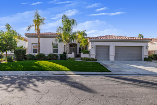 Property photo of 49475 Loren CT