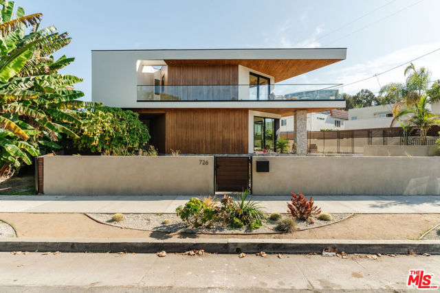 Property photo of 726 Howard ST