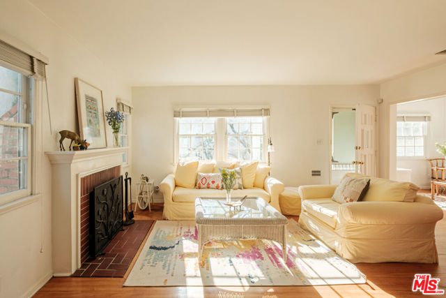 Photo of 1030 N La Jolla Av