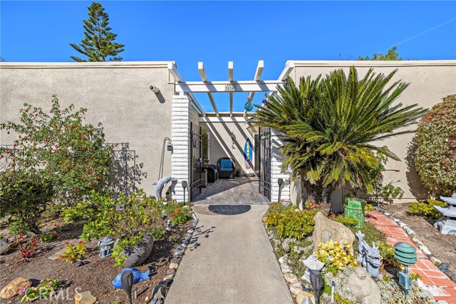 Property photo of 2026 Via Mariposa E