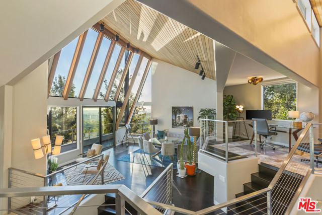 Property photo of 5682 Spreading Oak DR