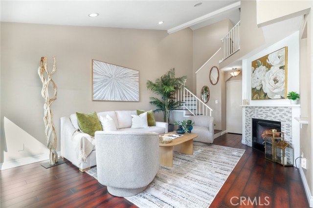 Property photo of 124 S Valencia