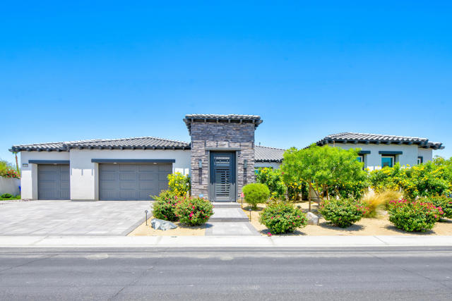 Property photo of 81880 Mountain Spur DR