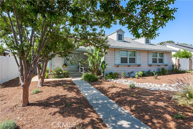 Property photo of 17062 San Fernando Mission BL