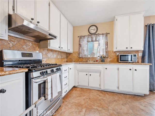 Property photo of 16009 Cajon ST