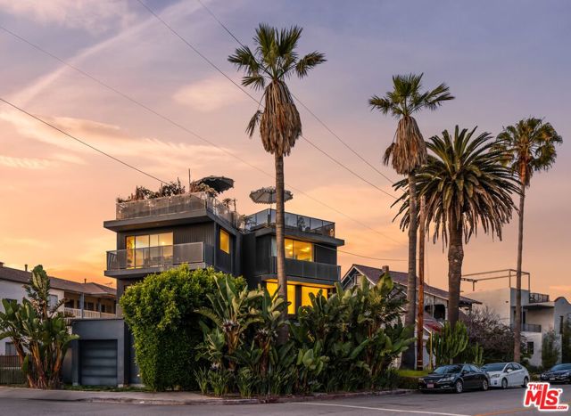 Property photo of 407 Rialto AV