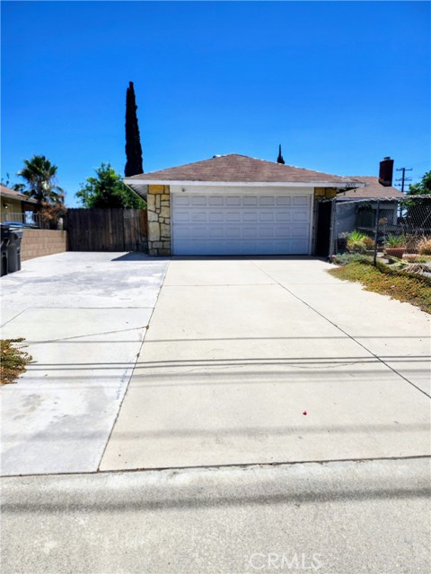 Property photo of 24511 Delphinium AV