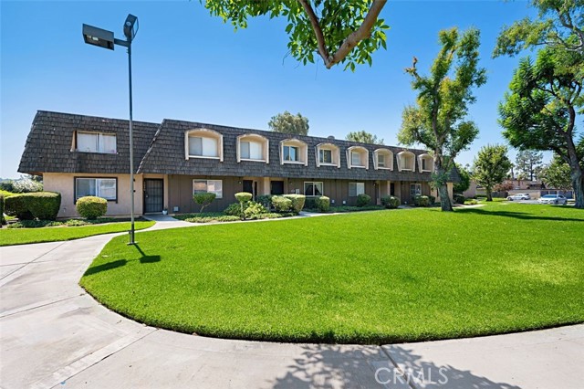 Property photo of 10544 White Oak DR