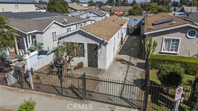 Property photo of 10618 Grape St