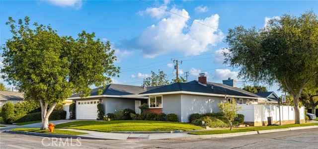 Property photo of 822 E Lomita AV