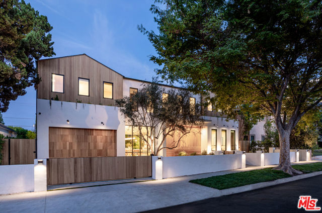 Photo of 4830 Valjean Av