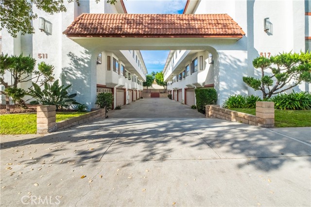 Property photo of 517 N Curtis