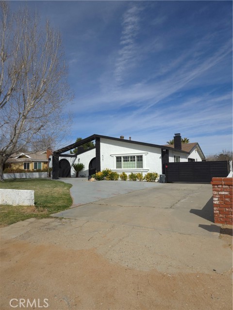 Property photo of 4261 W Avenue L8