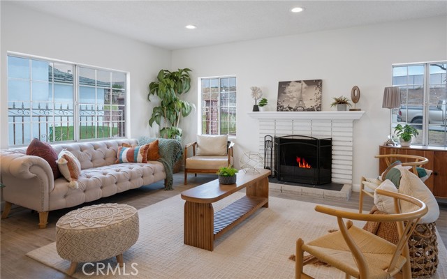 Property photo of 1124 W 123rd ST