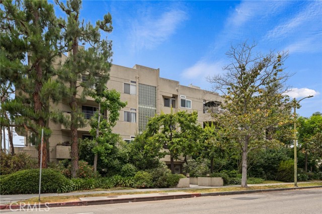 Property photo of 3561 Clarington Avenue