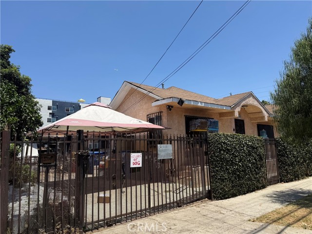 Property photo of 1569 E 109th ST