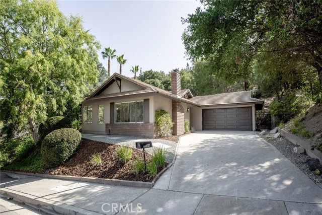 Property photo of 2101 El Arbolita DR