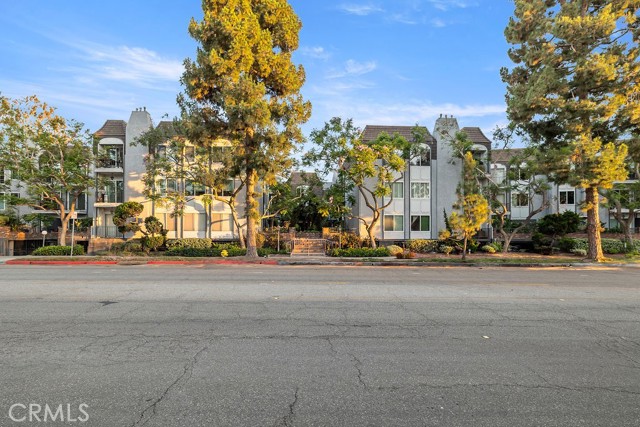 Property photo of 5870 Green Valley CR