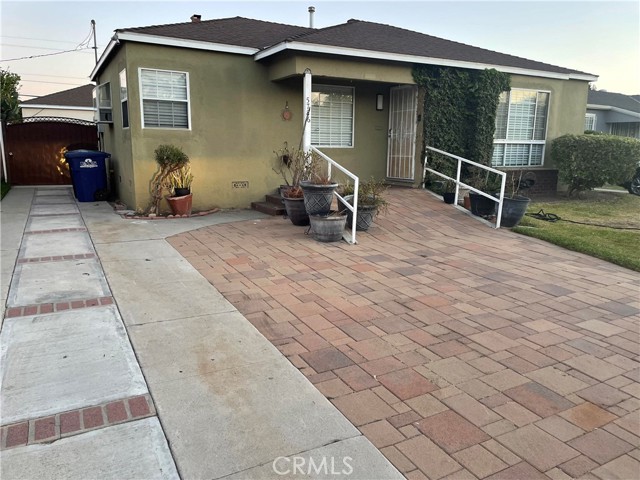 Property photo of 5786 Lincoln AV