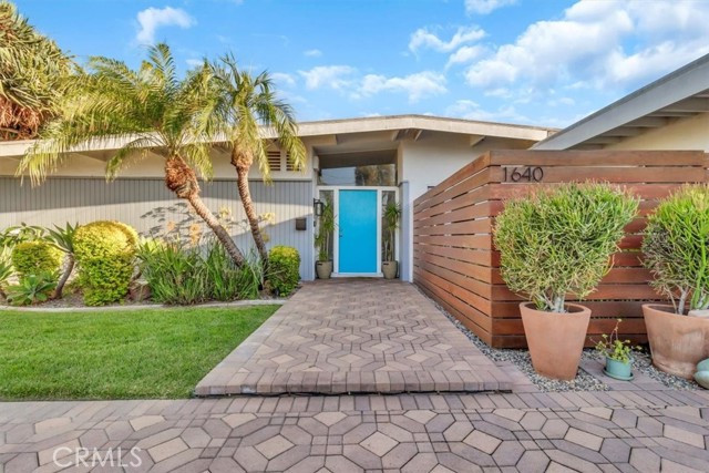 Property photo of 1640 W Ricky AV