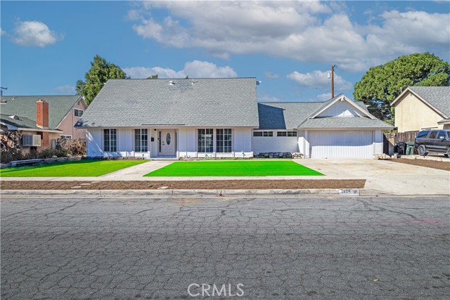 Photo of 1374 N Primrose
