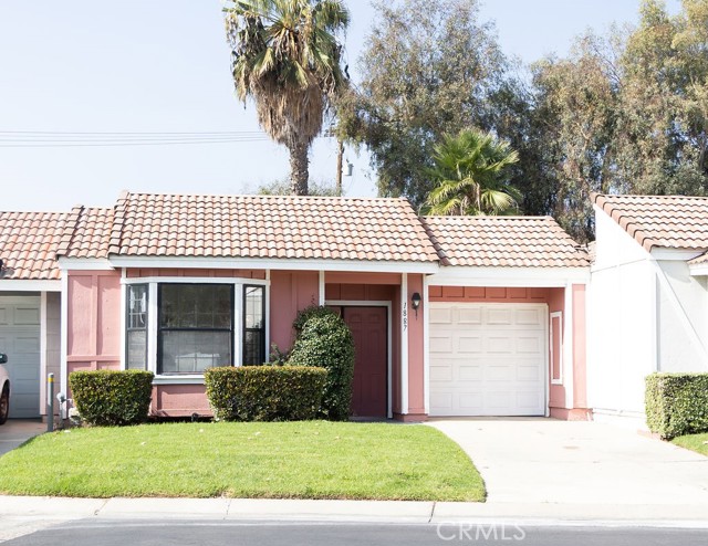 Property photo of 1887 Club Drive