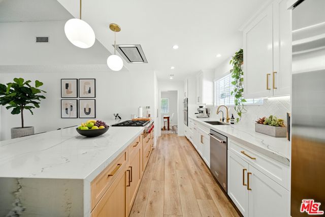 Photo of 12861 Titian Av